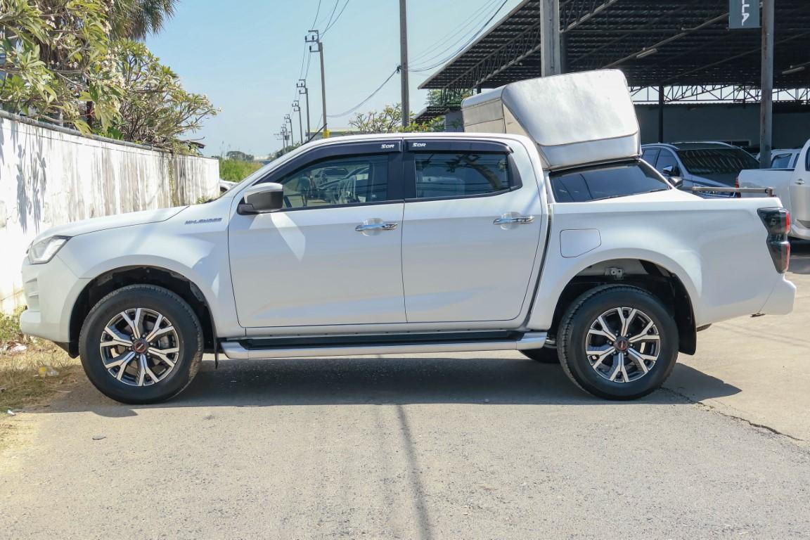 Isuzu Dmax Cab4 Hilander 1.9 ZP A/T 2023 *RK2111*